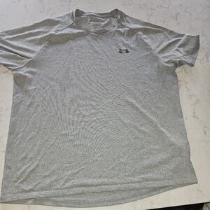 Mens XL Under Armour shirt
